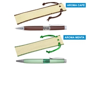 Bolígrafo Metálico Aromático
CÓDIGO: CCL20
Bolígrafo metálico con Aroma. Repuesto "Refill D1 type". Contiene compartimento interior con granos aromáticos, que brindan un delicado y exquisito olor. Escritura azul. Presentación en fina funda de crea-algodón color crudo.
• Tamaño: Bolígrafo 14 x Ø 1.3 cm / Estuche 16.3 x 4.4 x 2.3 cm / Funda 16 x 4 cm
• Peso: Bolígrafo 23 grs. / Con Estuche 52.5 grs. / Con Funda 26.6 grs.
• Colores: Menta (06), Café (10).
• Impresión en: Pantógrafo o Grabado Láser.
